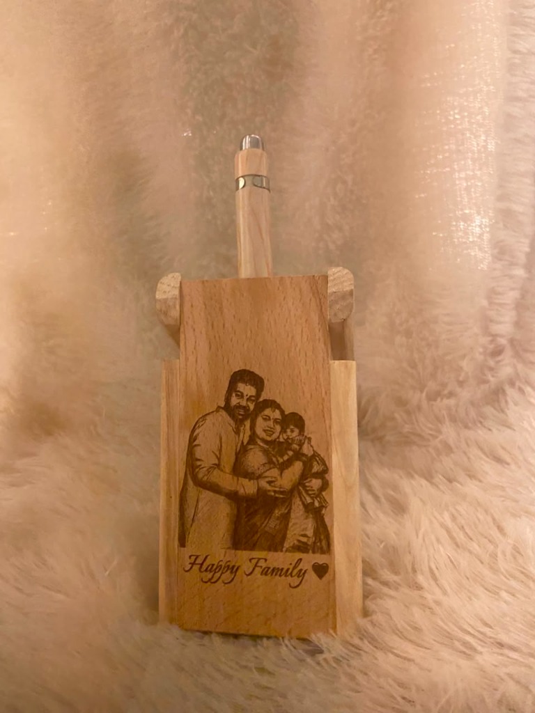 Family pen stand